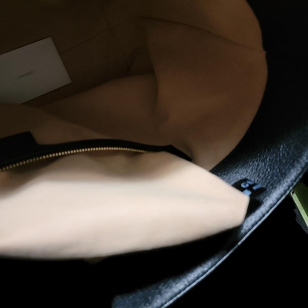 Gucci Bag - Picture 6 of 12